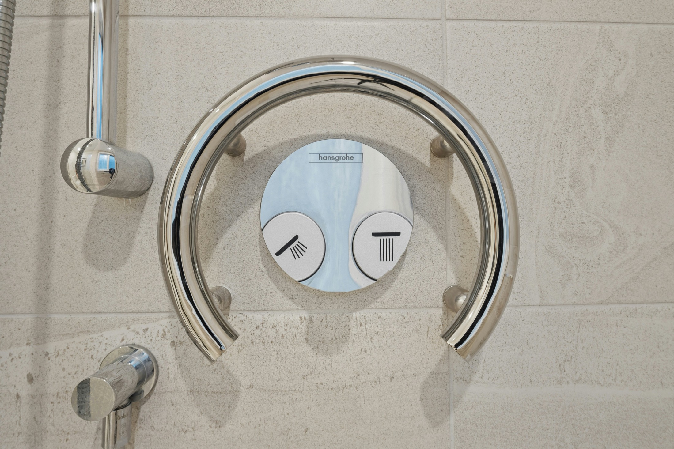 Shower with circular grab bar support